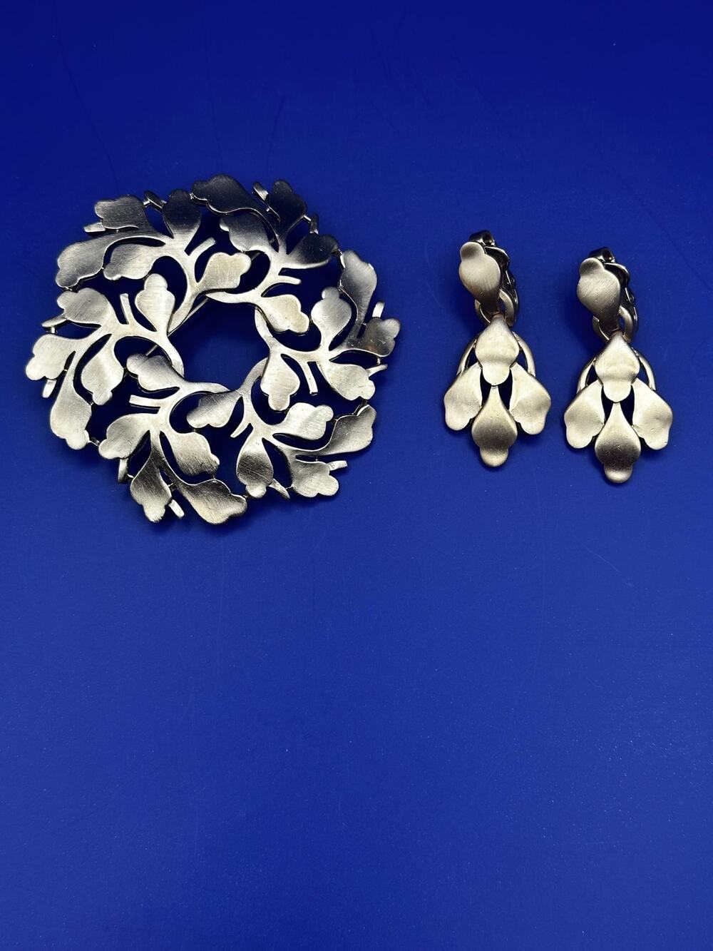 Vintage Crown Trifari Brushed Silver Foliate Wreath Brooch & Dangle Clip Earring